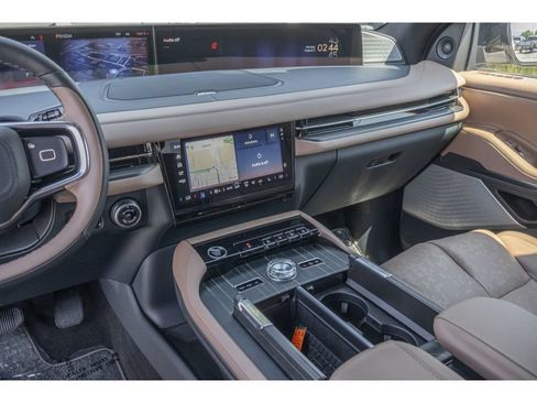 Used 2026 Lincoln Navigator L Black Label AWD/4WD image 25