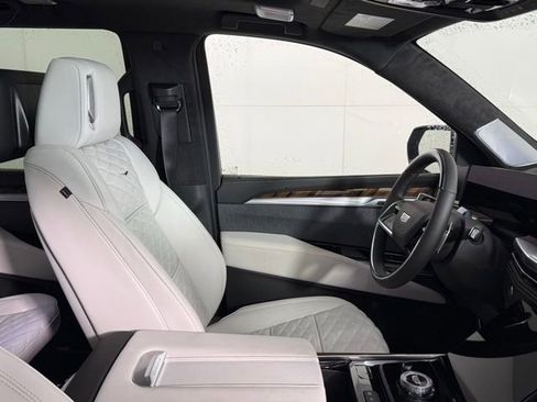 New 2026 Cadillac Escalade Platinum Sport w/ LPO, ONYX Package AWD/4WD image 36