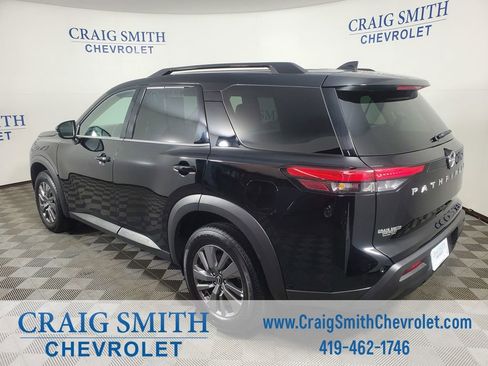Used 2025 Nissan Pathfinder SV FWD image 3