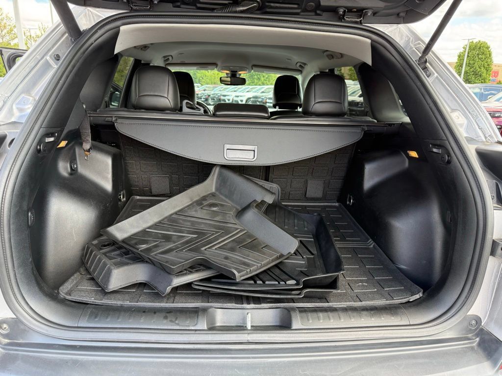 Used 2019 Jeep Cherokee Limited AWD/4WD image 24