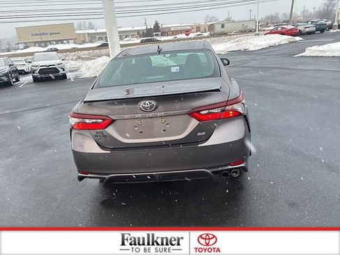 Used 2024 Toyota Camry SE image 11