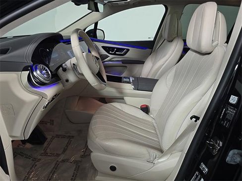 Used 2023 Mercedes-Benz EQS 580 4MATIC SUV image 5