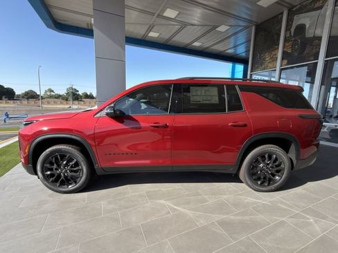New 2026 Chevrolet Traverse LT w/ Midnight/Sport Edition FWD image 5