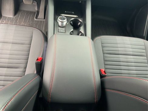 Used 2025 Ford Explorer ST-Line w/ ST-Line Street Pack image 17