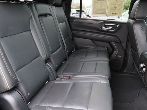 Certified 2021 GMC Yukon XL SLT w/ SLT Luxury Package AWD/4WD image 32