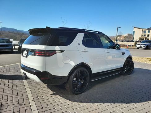 Used 2025 Land Rover Discovery Dynamic SE AWD/4WD image 5