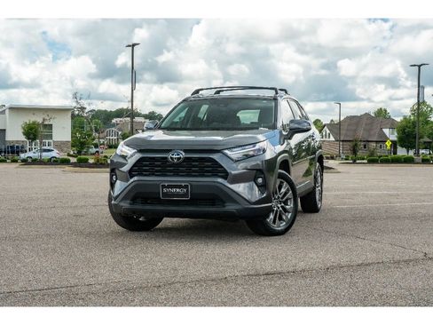 Used 2025 Toyota RAV4 XLE Premium w/ Weather Package AWD/4WD image 1