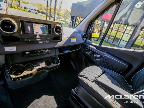 Used 2023 Mercedes-Benz Sprinter 3500 image 11