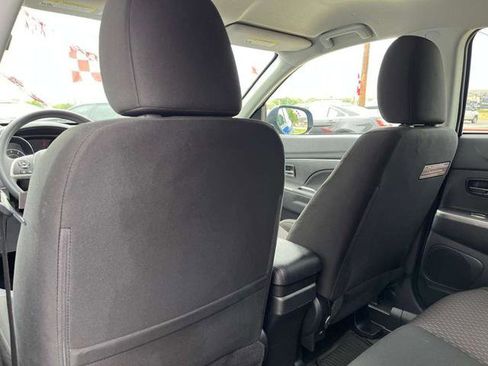 Used 2018 Mitsubishi Outlander Sport ES FWD image 15