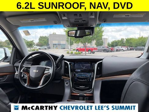 Used 2016 Cadillac Escalade ESV Luxury AWD/4WD image 42