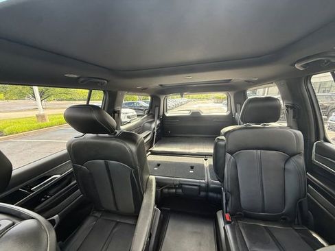 Used 2023 Jeep Wagoneer Series III w/ Premium Group I AWD/4WD image 32