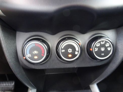 Used 2014 Mitsubishi Outlander Sport ES image 30