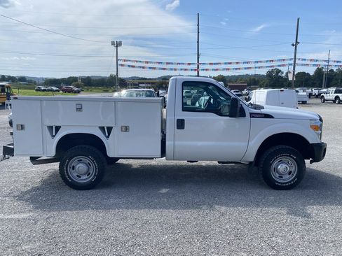 Used 2012 Ford F250 XL AWD/4WD image 2