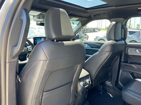Used 2026 Ford Explorer ST-Line w/ ST-Line Street Pack AWD/4WD image 23