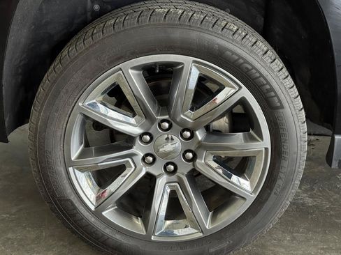 Used 2018 Chevrolet Suburban Premier AWD/4WD image 31