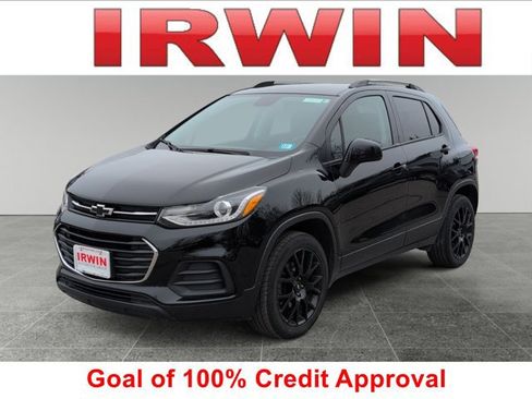 Used 2022 Chevrolet Trax LT w/ Midnight Edition image 1
