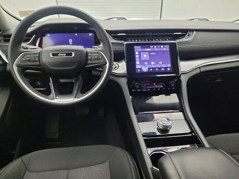 Used 2023 Jeep Grand Cherokee Laredo image 22