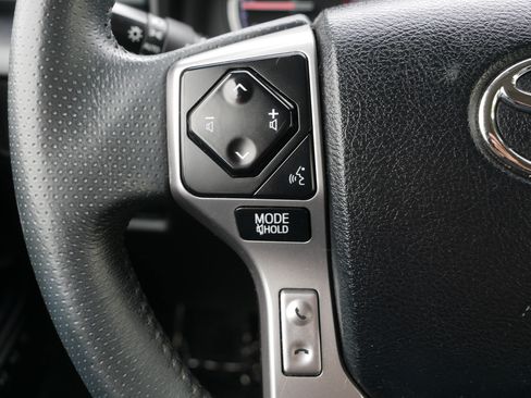 Used 2022 Toyota 4Runner Limited AWD/4WD image 31