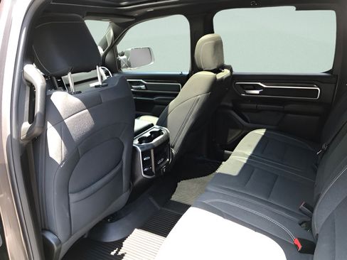 Used 2020 RAM 1500 Big Horn AWD/4WD image 11