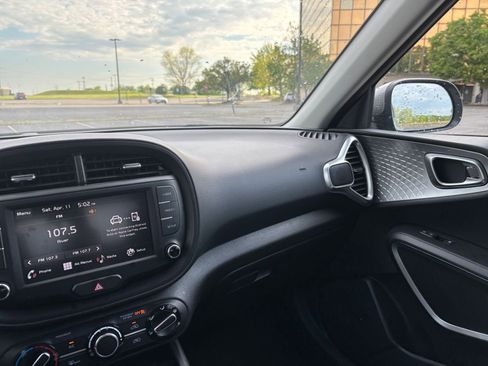 Used 2025 Kia Soul LX w/ LX Technology Package image 33