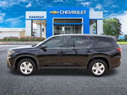 Used 2023 Honda Pilot LX image 4