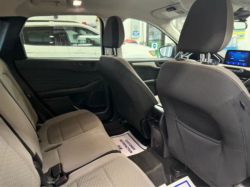 Used 2022 Ford Escape SE w/ Cold Weather Package image 26
