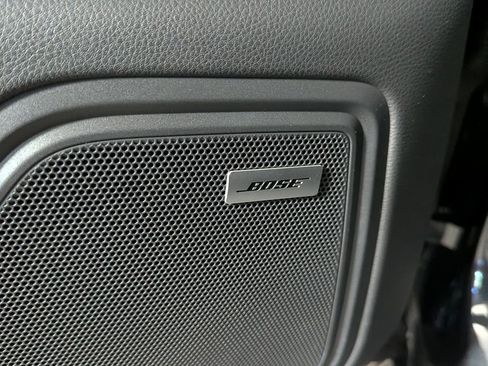 Used 2025 Porsche Macan AWD/4WD image 13