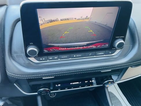 Certified 2023 Nissan Rogue SV image 15