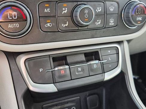 Used 2024 GMC Terrain SLT w/ Infotainment Package II AWD/4WD image 23