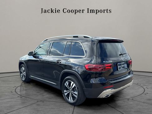 Certified 2025 Mercedes-Benz GLB 250 image 3