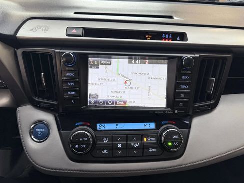 Used 2017 Toyota RAV4 Limited image 16