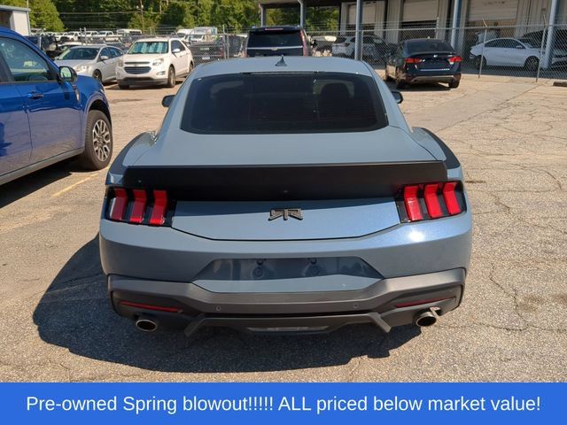 Used 2024 Ford Mustang GT Premium RWD image 3