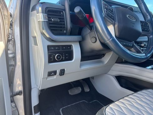 Used 2024 Ford F450 Limited image 8