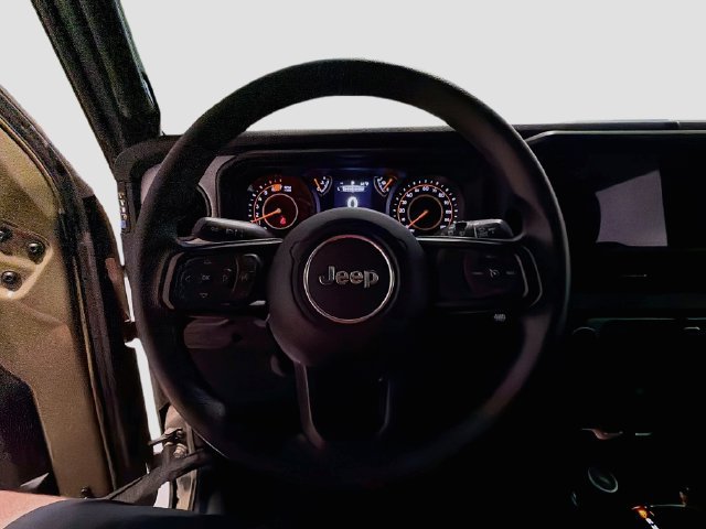 Used 2025 Jeep Wrangler Sport AWD/4WD image 11