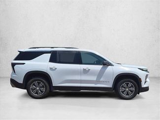 Used 2025 Chevrolet Traverse LT FWD video 4