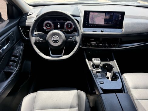 Used 2024 Nissan Rogue SL w/ SL Premium Package FWD image 14