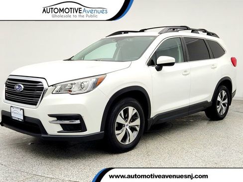 Used 2019 Subaru Ascent Premium image 1