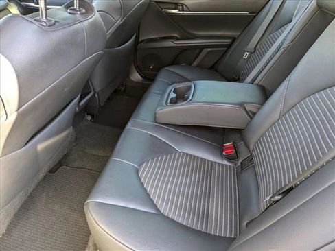 Used 2019 Toyota Camry SE image 17