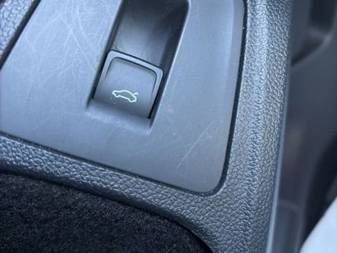 Used 2020 Volkswagen Tiguan SEL w/ 3rd Row Seat Package image 37