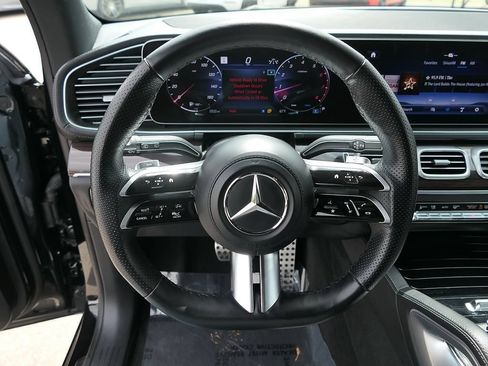 Used 2025 Mercedes-Benz GLS 450 4MATIC image 17