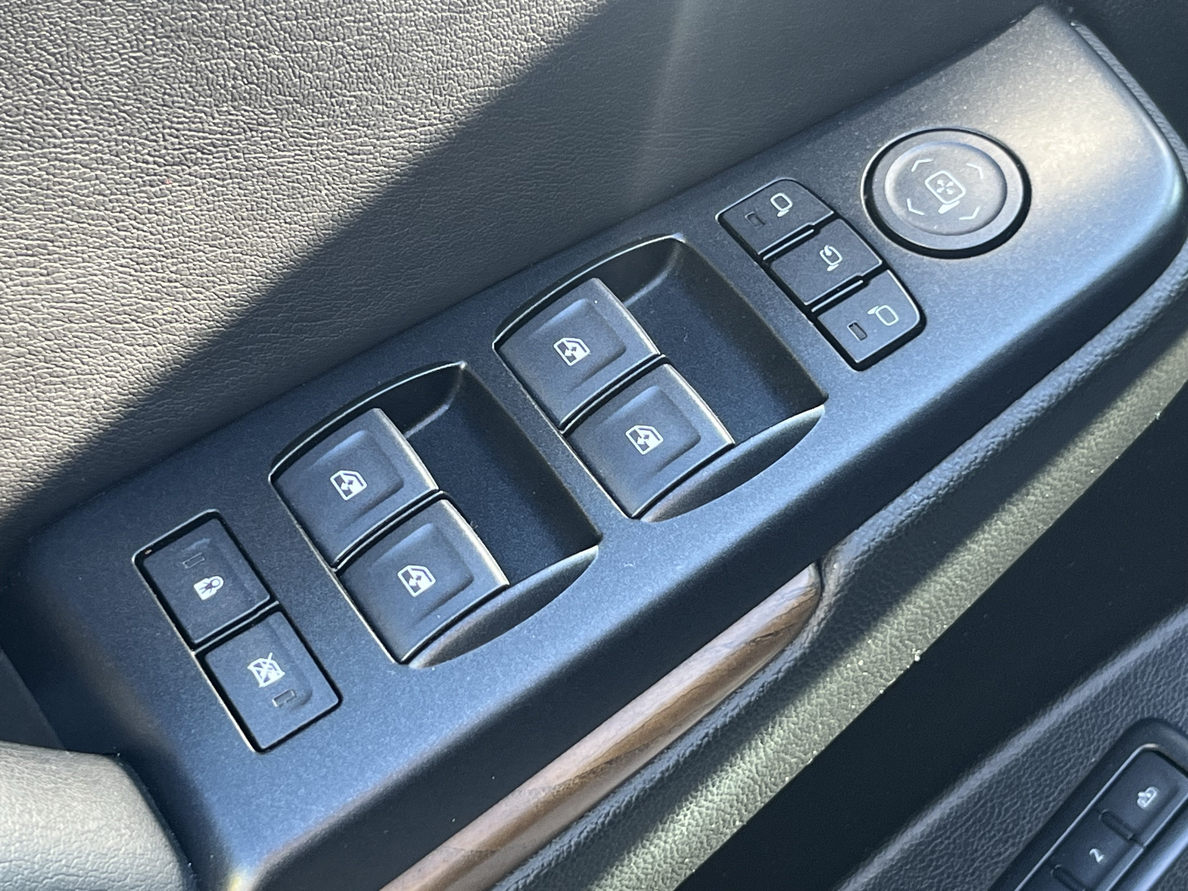 Used 2019 GMC Yukon XL Denali w/ Open Road Package AWD/4WD image 21