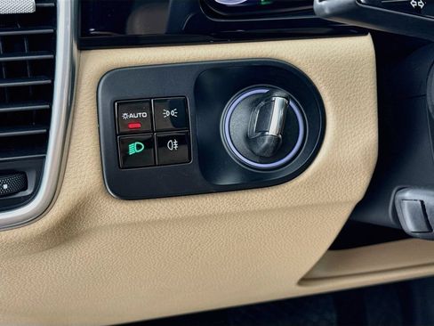 Certified 2021 Porsche Cayenne Coupe AWD/4WD image 14