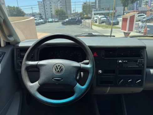 Used 2002 Volkswagen Eurovan MV FWD image 23