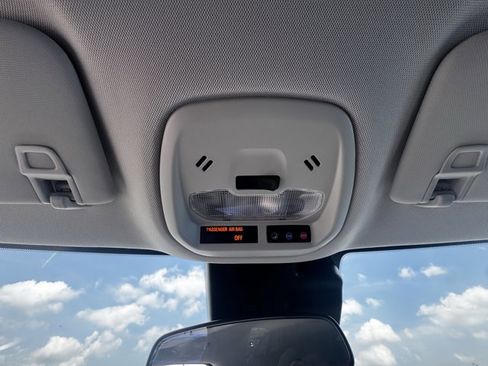 Used 2025 Chevrolet Trax LS image 20