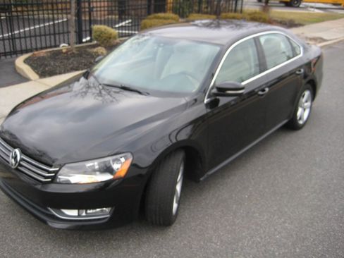 Used 2015 Volkswagen Passat 1.8T Limited Edition image 5
