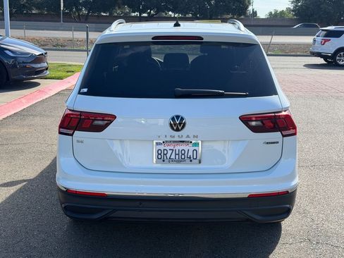 Used 2023 Volkswagen Tiguan SE w/ Panoramic Sunroof Package AWD/4WD image 8