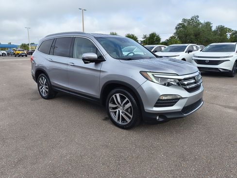 Used 2017 Honda Pilot Touring image 10