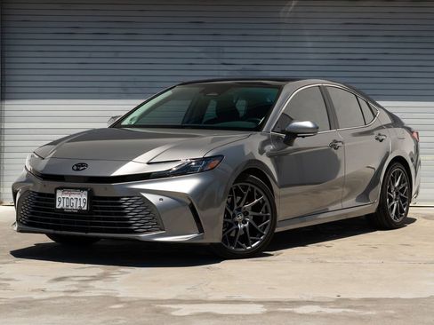 Used 2025 Toyota Camry XLE w/ Premium Plus Package FWD image 23