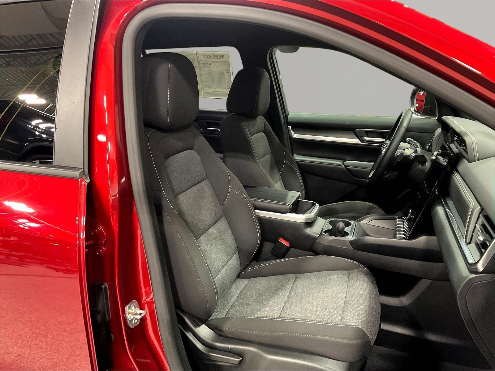 Used 2025 GMC Terrain Elevation AWD/4WD image 28