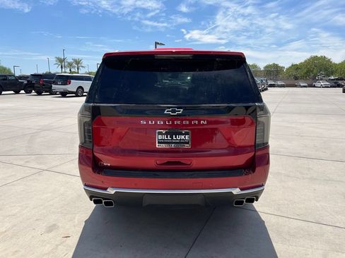 Used 2025 Chevrolet Suburban High Country w/ Sun And Tow Package AWD/4WD image 8